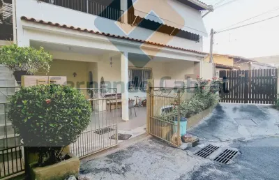 Impecável casa em condomínio à venda em santa rosa, niterói-rj  4 quartos, 3 salas, 3 banheiros, 2 vagas de garagem  123,00 m² de área