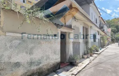 Casa em condomínio à venda em santa rosa, niterói-rj: 2 quartos, 1 sala, 1 vaga de garagem, 180m² de área.