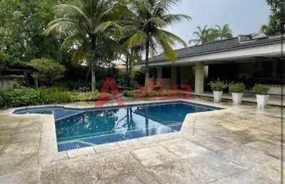 Casa com 4 suítes a venda no condomínio novo leblon