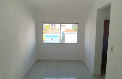 Apartamento em prédio de 2 andares bem conservado com condominio baixo.