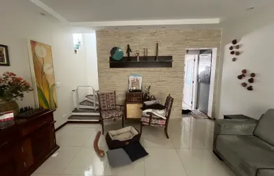 Casa com 3 quartos, 2  vagas e quintal com churrasqueira no bairro nova petropolis
