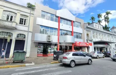 Sala para alugar, 30.67 m2 por r$750.00  - centro - joinville/sc