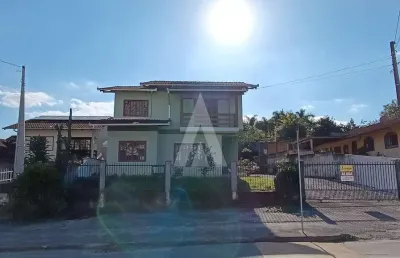 Casa residencial com 3 quartos  para alugar, 231.25 m2 por r$3200.00  - gloria - joinville/sc