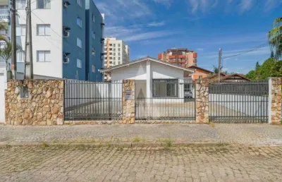 Casa comercial com 3 quartos  para alugar, 150.00 m2 por r$8000.00  - america - joinville/sc