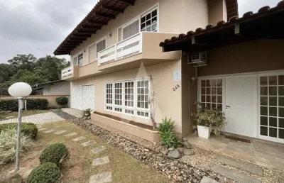 Casa residencial com 5 quartos  para alugar, 462.15 m2 por r$8000.00  - bom retiro - joinville/sc