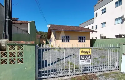 Casa residencial com 3 quartos  para alugar, 97.92 m2 por r$1700.00  - espinheiros - joinville/sc