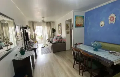 Apartamento 2 dormitórios, sala com dois ambientes, sacada, cozinha, área de serviço, wc e quarto d