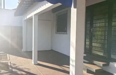 Casa com 3 quartos para alugar no Centro, Barretos 