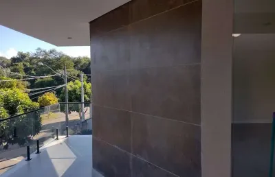 Casa em condomínio para locação em atibaia, condomínio altos da floresta, 3 dormitórios, 3 suítes, 4 banheiros, 2 vagas