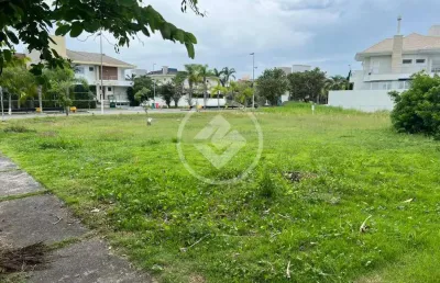 Terreno de esquina jurerê internacional av. dos dourados 700m da praia de jurerê codigo: 60593