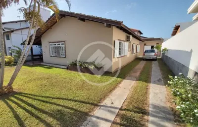 Casa na rua dos tubarões nos ingleses do rio vermelho codigo: 87443