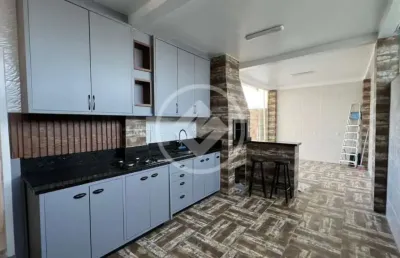 Vendo este sobrado charmoso e semi mobiliado em excelente localização, de esquina, no bairro forquilhas codigo: 106656