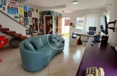 Casa de 2 andares, semi-mobiliada, no bairro planejado do campeche. codigo: 116400
