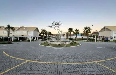 Casa em condomínio clube 2 suítes 250 metros do mar com apenas 20% de entrada codigo: 121090