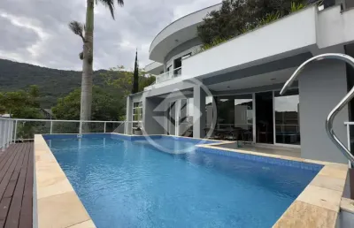 Excelente oportunidade de adquirir esta casa em condomínio fechado no encantador caminho dos açores em santo antônio de lisboa. codigo: 132607
