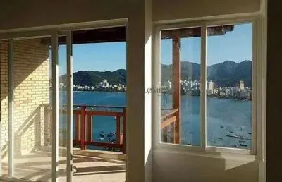 Casa com 3 quartos à venda em Meia Praia, Itapema 