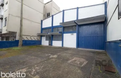 Depósito com 330 m² de área construída em terreno de 13,20x36 com 120m² de estac