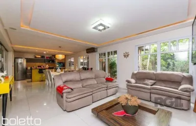 Vende exelente casa com 442m² , 4 dormitórios suíte, garagem para 4 carros