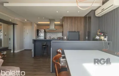 Apto 3 dormitórios, transformado em 2 com suíte e closet enorme, 2 vagas de gara