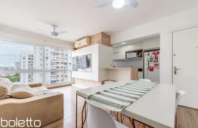 Apartamento com 3 quartos à venda na Rua Bezerra de Menezes, 623, Passo da Areia, Porto Alegre