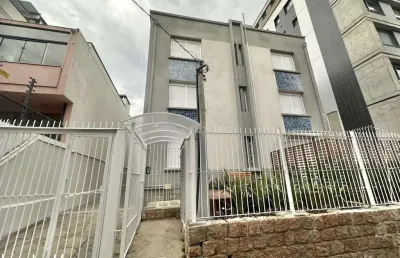 Apartamento com 2 quartos para alugar na Rua Castro Alves, 1073, Independência, Porto Alegre
