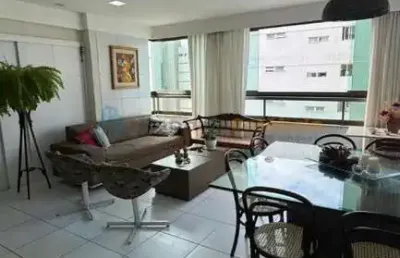 Lindo e espaçoso apartamento de 4 quartos disponível para venda no coração da zona norte