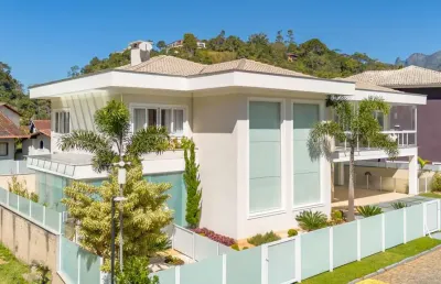 Casa com 4 quartos em condomínio no panorama, teresópolis.