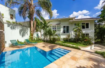 Casa com 5 quartos em condomínio no comary, teresópolis.