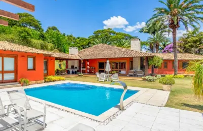 Casa com 4 quartos em condomínio em secretário, petrópolis.