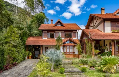 Casa com 6 quartos em condomínio na granja guarani, teresópolis.