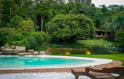 Casa com 4 quartos em condomínio no cuiabá, petrópolis.