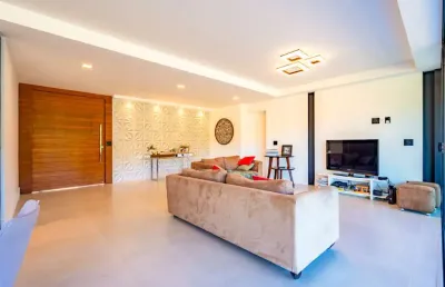 Casa com 4 quartos em condomínio em itaipava, petrópolis.