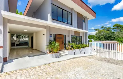 Casa com 4 quartos em condomínio na várzea, teresópolis.