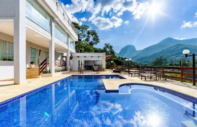 Casa com 4 quartos em condomínio no quebra frascos, teresópolis.