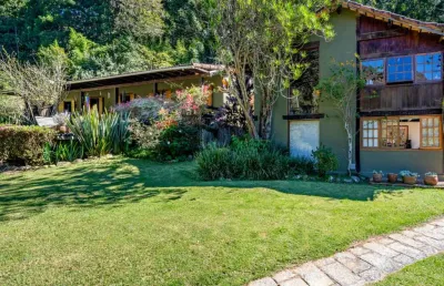 Casa com 5 quartos em condomínio em araras, petrópolis.