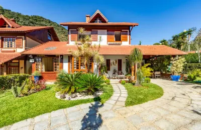 Casa com 4 quartos em condomínio na granja guarani, teresópolis.