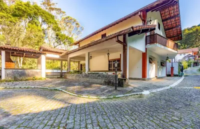 Casa com 4 quartos em condomínio na granja guarani, teresópolis.