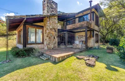 Casa com 2 quartos em condomínio em araras, petrópolis.