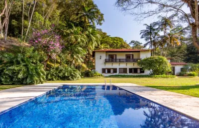 Casa com 9 quartos na cascata do imbuí, teresópolis.