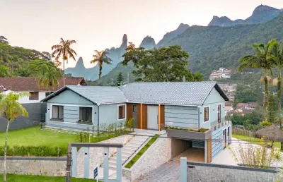 Casa em condomínio fechado com 4 quartos à venda na Rua Raul Pompéia, 294, Carlos Guinle, Teresópolis