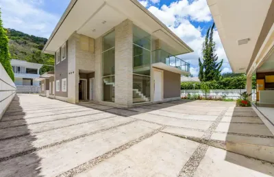 Casa com 6 quartos em condomínio no quebra frascos, teresópolis
