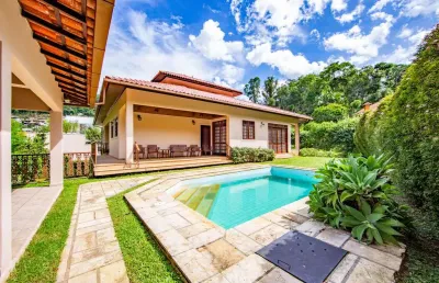 Casa linear com 4 quartos à venda no condomínio vale dos eucaliptos