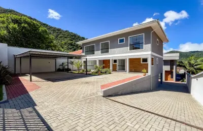 Casa com 3 quartos no bairro carlos guinle, teresópolis