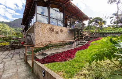 Casa com 4 quartos à venda na Rua Almeida Pinto, 105, Iucas, Teresópolis