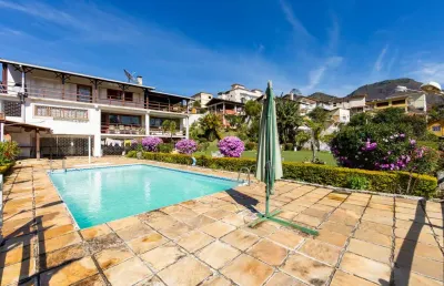 Casa com 4 quartos no bairro jardim cascata, em teresópolis.
