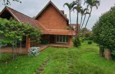 Casa em alphaville de esquina com 500 mts de terreno, 380 mts de ac! ideal p/ retrofit!