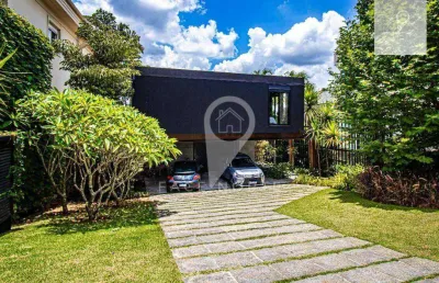 Mansão na aldeia da serra, rica em iluminação natural, 5 suítes ,vista deslumbrante! arquitetura premiada!