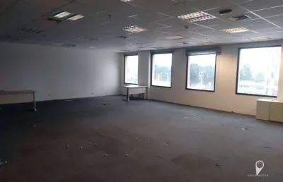 Sala comercial com 5 salas para alugar na Avenida Copacabana, 190, Alphaville, Barueri
