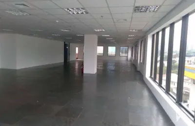 Sala comercial com 5 salas para alugar na Avenida Copacabana, 190, Alphaville, Barueri