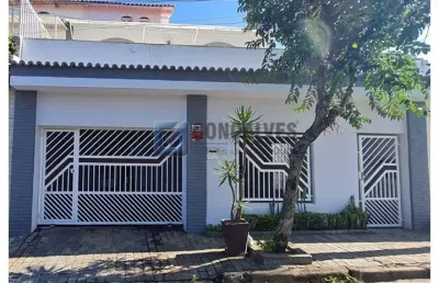 Sobrado à venda no bairro jardim são luiz em são bernardo do campo/sp, 224m² e 4 dormitórios sendo 1 suíte.